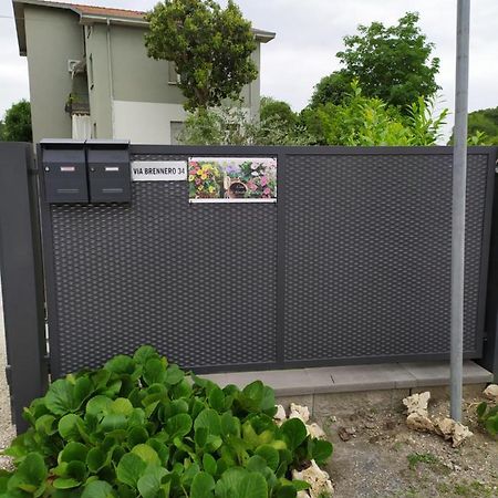 Casa Vacanze I Giardini Di Marzo San Giorgio di Mantova Eksteriør bilde