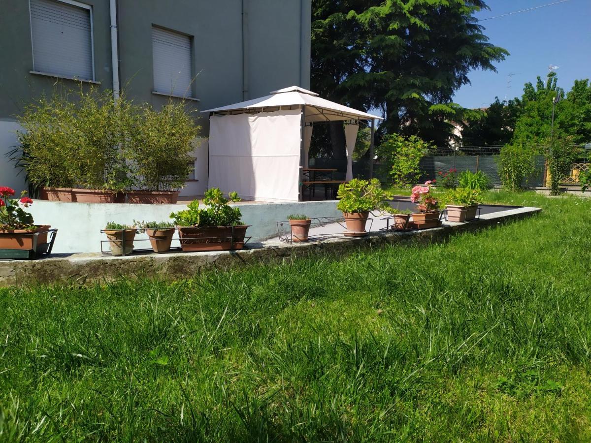 Casa Vacanze I Giardini Di Marzo San Giorgio di Mantova Eksteriør bilde
